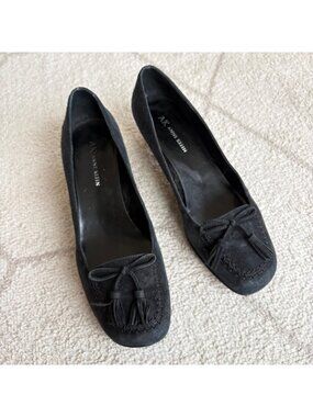 Anne Klein Black Suede Tassel Heels Classic Kitten Heel Vintage-Inspired sz 7.5